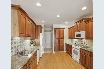 35 Glen Court #35, Southborough, MA 01772 - Photo 11