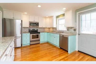 4 Clearview Dr, Milford, MA 01757 - Photo 11