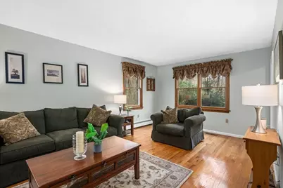 36 Chestnut St, Hopkinton, MA 01748 - Photo 11