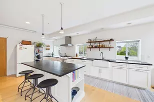 123 Sawyer St, New Bedford, MA 02746 - Photo 5