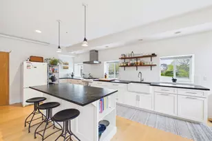 123 Sawyer St, New Bedford, MA 02746 - Photo 5