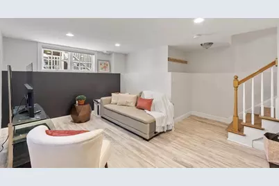 11 Brookford St, Cambridge, MA 02140 - Photo 17