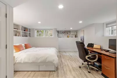 11 Brookford St, Cambridge, MA 02140 - Photo 19