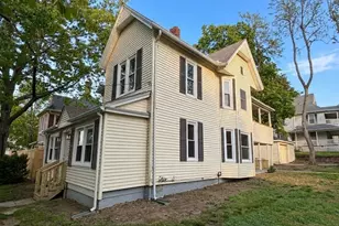 179 Sargeant St, Holyoke, MA 01040 - Photo 1