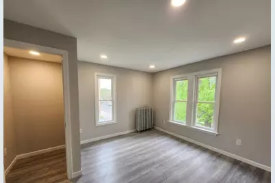 179 Sargeant St, Holyoke, MA 01040 - Photo 17