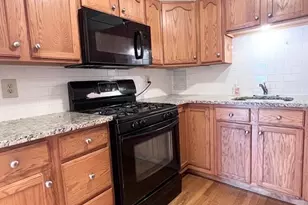 8 Juniper St, Brookline, MA 02445 - Photo 11