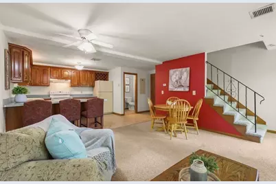 880 Landry Ave #7, North Attleboro, MA 02760 - Photo 5