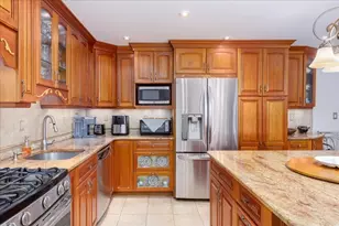 6 Whittier Pl, Boston, MA 02114 - Photo 3