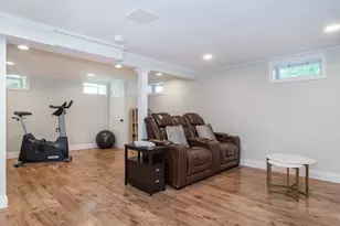 286 Linden St, Wellesley, MA 02482 - Photo 11