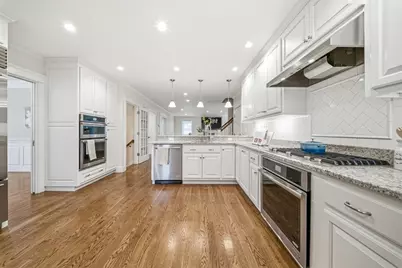 35 Marshall Rd, Wellesley, MA 02482 - Photo 7