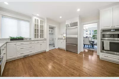 35 Marshall Rd, Wellesley, MA 02482 - Photo 9