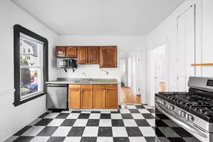 29 Victoria St, Somerville, MA 02144 - Photo 3