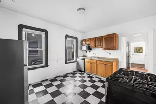 29 Victoria St, Somerville, MA 02144 - Photo 1