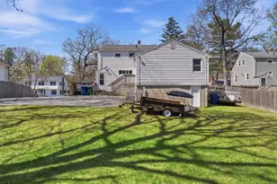 215 Pearl St, Reading, MA 01867 - Photo 7
