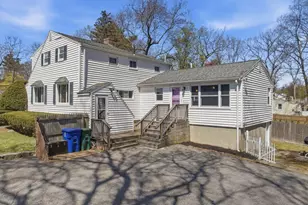 215 Pearl St, Reading, MA 01867 - Photo 5
