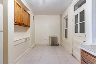 35 O'Connor Ave, Holyoke, MA 01040 - Photo 7