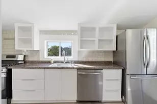 137 Winthrop St, Quincy, MA 02169 - Photo 9