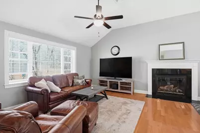 20 Fiske Ave, Upton, MA 01568 - Photo 5