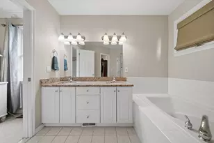 105 Weyland Cir, North Andover, MA 01845 - Photo 17