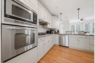105 Weyland Circle, North Andover, MA 01845 - Photo 9