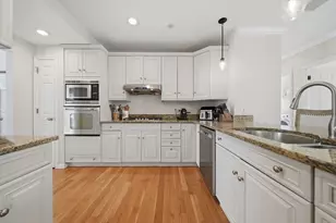 105 Weyland Cir, North Andover, MA 01845 - Photo 5