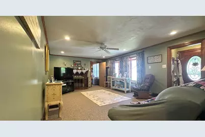 6 Vincent St, Auburn, MA 01501 - Photo 9