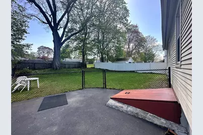 6 Vincent St, Auburn, MA 01501 - Photo 27