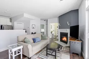 107 Bradford Commons Ln, Braintree, MA 02184 - Photo 11