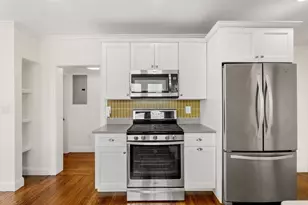 25 Granfield Ave, Boston, MA 02131 - Photo 13