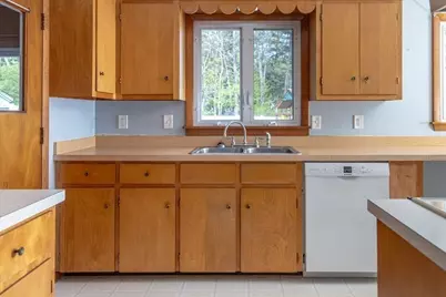 142 Spruce Hill Ave, Northampton, MA 01062 - Photo 5