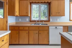 142 Spruce Hill Ave, Northampton, MA 01062 - Photo 5