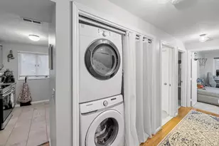 25 Rockland St, Boston, MA 02131 - Photo 9