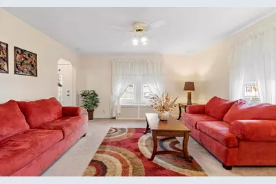 210 7th Avenue, Lowell, MA 01854 - Photo 17