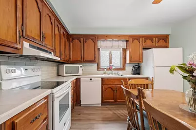 210 7th Avenue, Lowell, MA 01854 - Photo 13