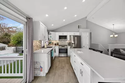 111R Grove Ave, Wilmington, MA 01887 - Photo 5