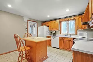 42 Sewell St, Brockton, MA 02301 - Photo 9