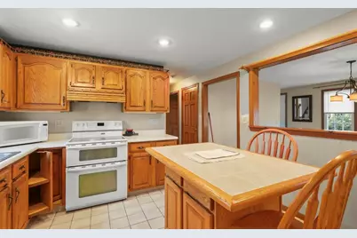 42 Sewell St, Brockton, MA 02301 - Photo 11