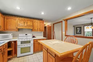 42 Sewell St, Brockton, MA 02301 - Photo 11