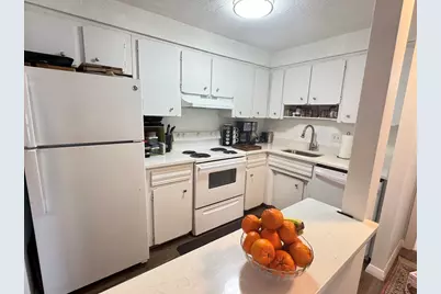 180 Main St #1202, Bridgewater, MA 02324 - Photo 3