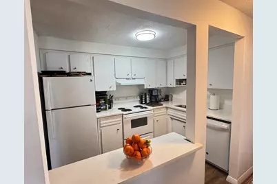 180 Main St #1202, Bridgewater, MA 02324 - Photo 5