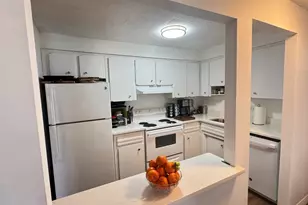 180 Main St, Bridgewater, MA 02324 - Photo 5