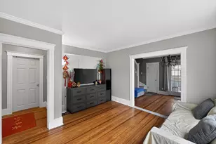 9 Hood St, Saugus, MA 01906 - Photo 13