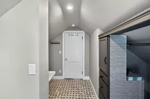 9 Hood St, Saugus, MA 01906 - Photo 25