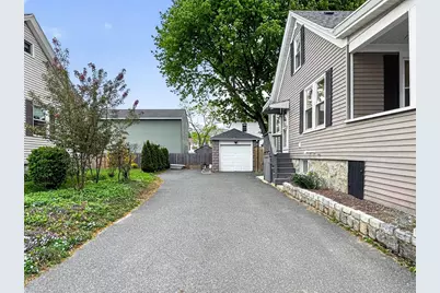 9 Hood St, Saugus, MA 01906 - Photo 5