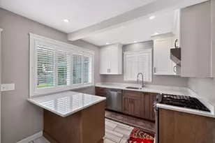 9 Hood St, Saugus, MA 01906 - Photo 7