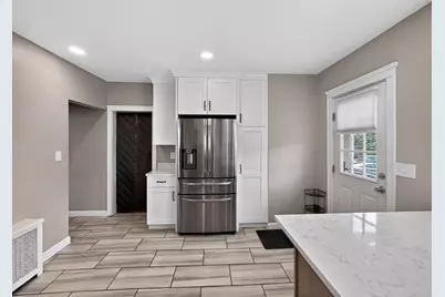 9 Hood St, Saugus, MA 01906 - Photo 9