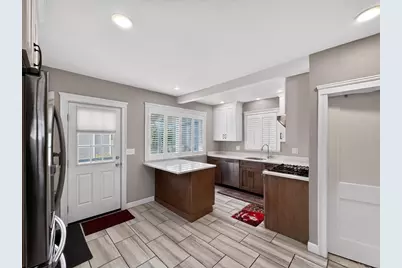 9 Hood St, Saugus, MA 01906 - Photo 11