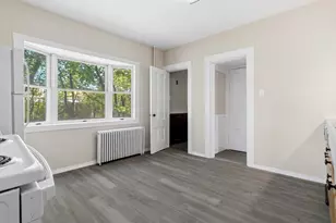 10 Oak Bluff St, Medford, MA 02155 - Photo 17