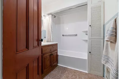 10 Oak Bluff St, Medford, MA 02155 - Photo 29
