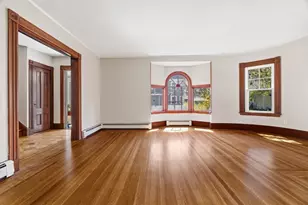 10 Oak Bluff St, Medford, MA 02155 - Photo 9